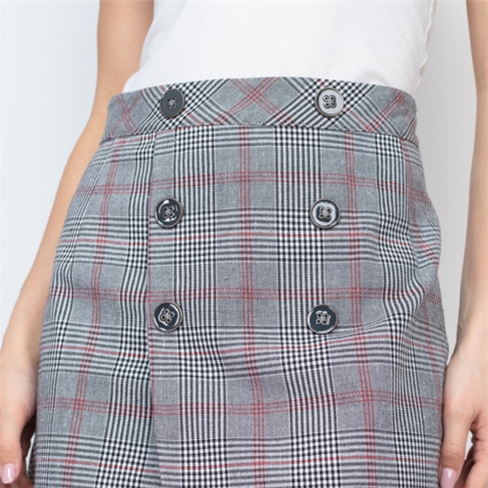 Chic Plaid Mini Bodycon Pencil Skirt with Buttons - Picture 5 of 16